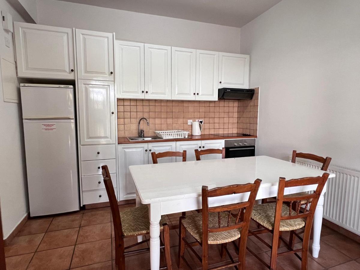 Poed Residences Платрес Екстериор снимка